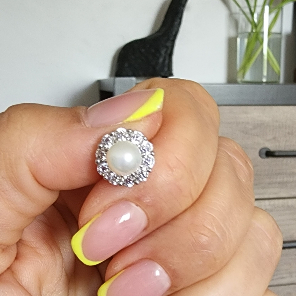 Moissanite pearl ♥️ earrings!!!!!